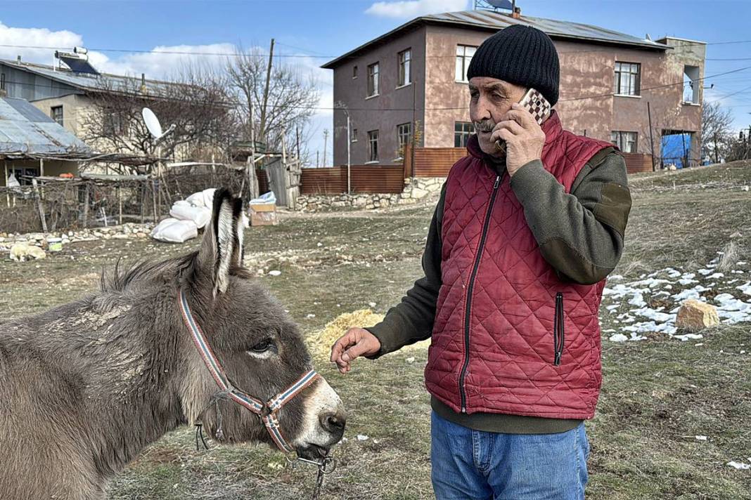 Hikayesi duyulunca Türkiye'nin her yerinden destek yağdı! 72 yaşında, 21 yıldır usanmıyor bıkmıyor 12